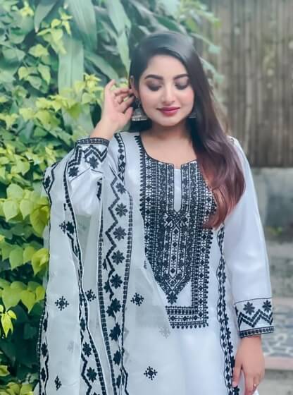 Nusrat Jahan Ontora Shalwar Kameez Photo 33