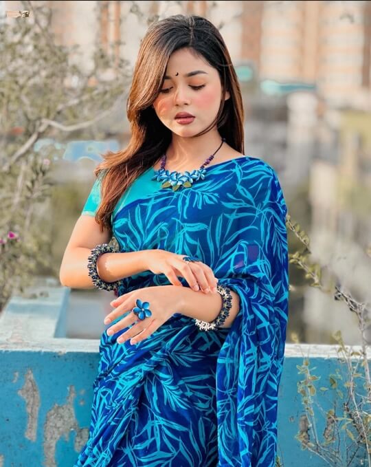 Arohi Mim Saree Photo 13