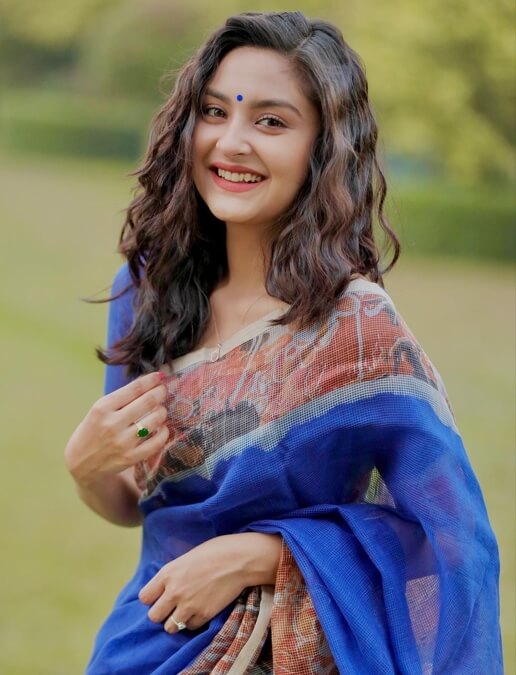 Naznin Nahar Niha Saree Photo 01