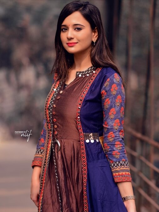 Sabila Nur HD Shalwar Kameez Photo