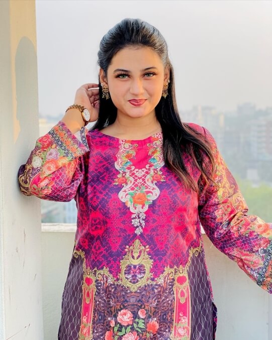 Sanjida Islam Sayma Shalwar Kameez Pic