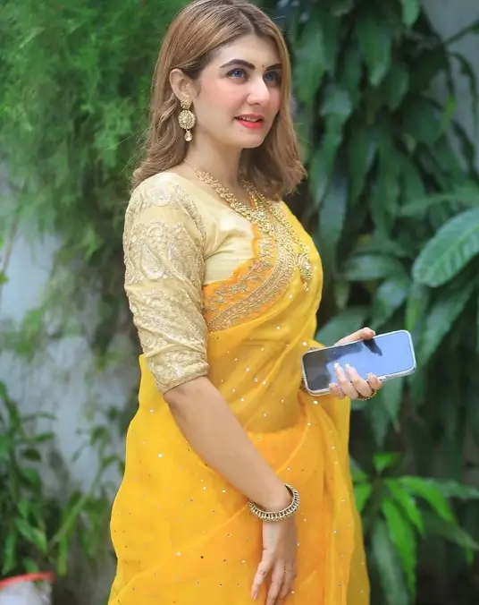 Zeba Jannat Doctor Yellow Saree Photo